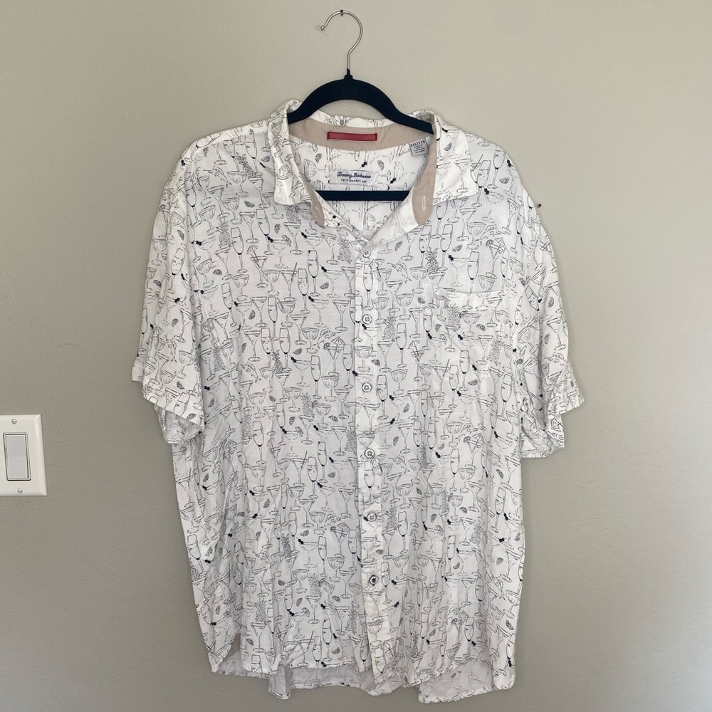 Tommy Bahama white & black cocktail print button up short sleeve shirt,